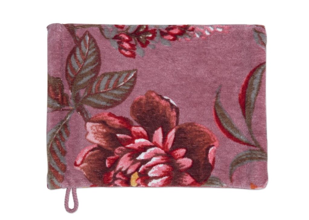 De Pip Studio Secret Garden-set met washandjes in lichtpaars bestaat uit mauve washandjes met een bloemenprint en een handig ophanglusje.