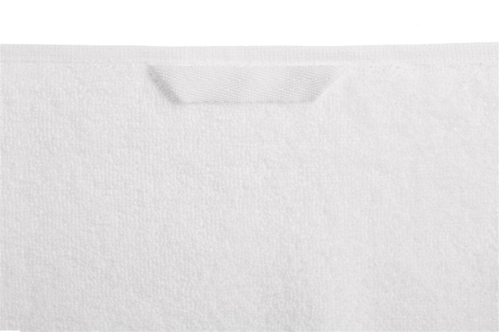 Op deze close-up is de Beddinghouse Sheer Handdoek Wit te zien met een horizontale lus aan de bovenrand.