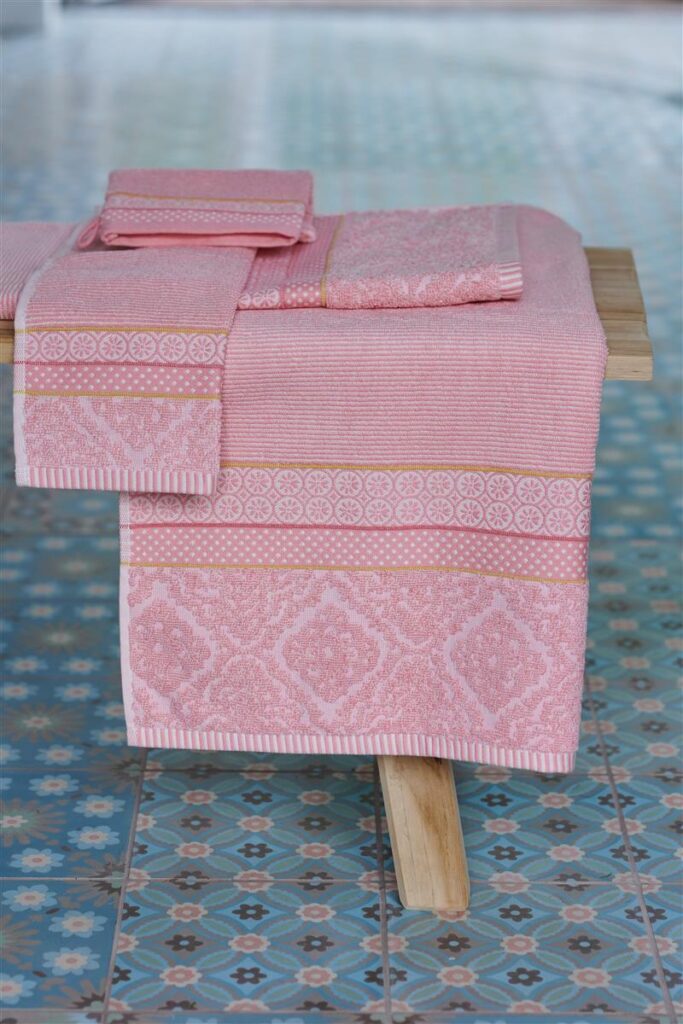 Pip Studio Soft Zellige Badlaken Roze 70x140