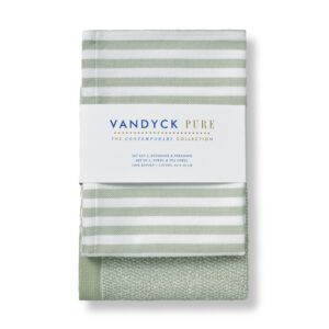 Een set gevouwen, groen-wit gestreepte theedoeken met een Vandyck Pure-label uit de Contemporary Collection Keukenset Smoke Green.