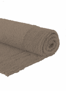De Vandyck Scala luxe badmat in hazel is opgerold te zien en heeft een volle, zachte structuur die luxe en comfort uitstraalt.