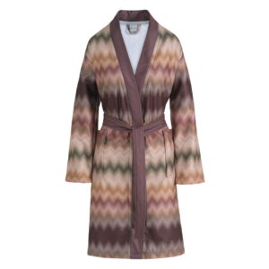 De Vandyck Ava Badjas multi S is een lange badjas met een zigzagpatroon in bruin, beige en groen, voorzien van een ceintuur en twee zakken.