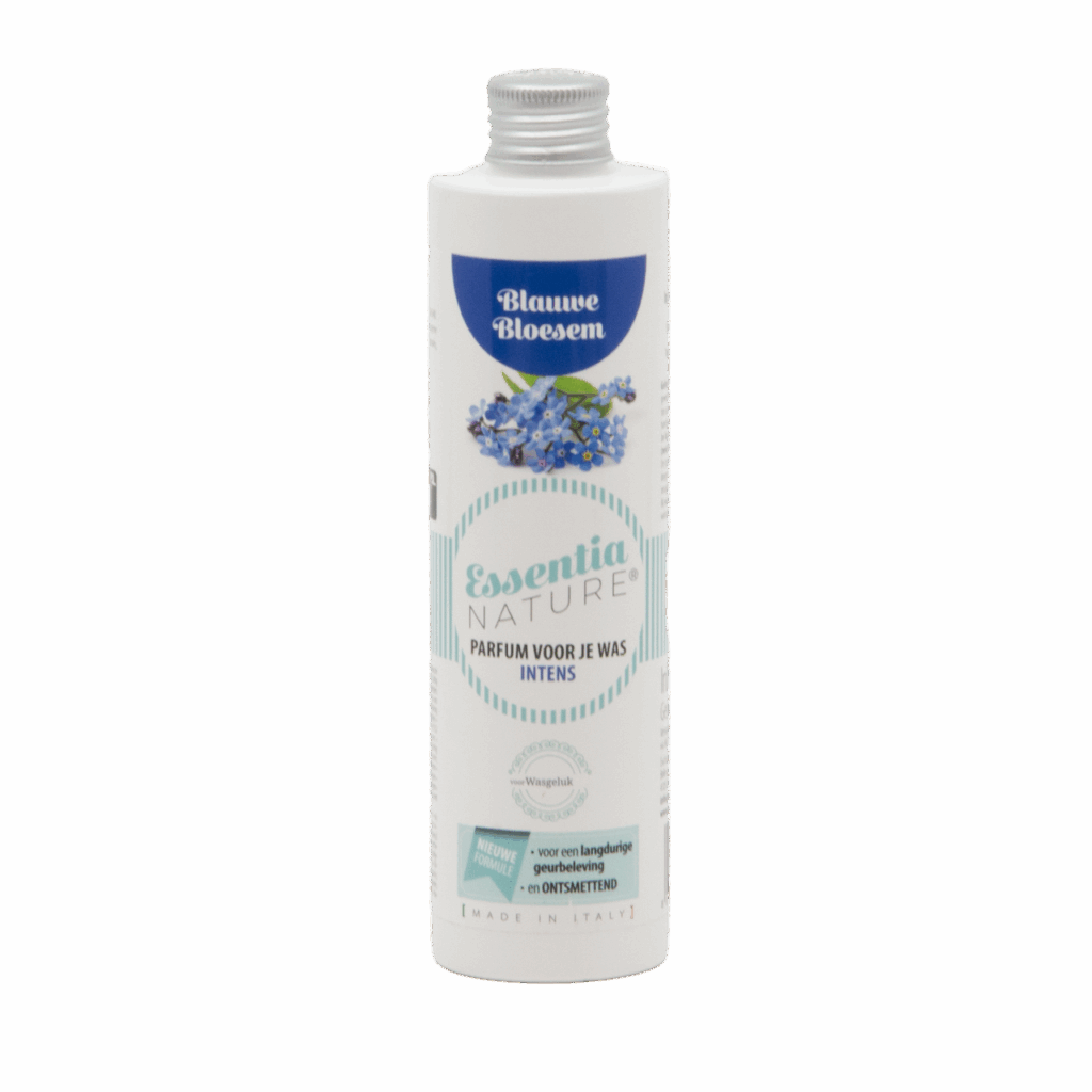Essentia Wasparfum Blauwe Bloesem, wasparfum in een fles met een blauwe dop, versierd met blauwe bloemen en een Nederlandstalig etiket.