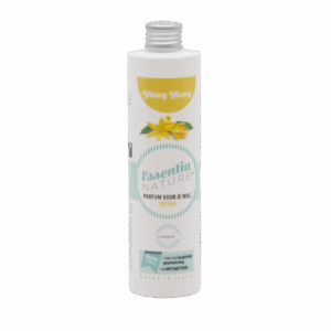 Essentia Wasparfum Ylang Ylang wasparfum in een flesje met zilveren dop, een geel bloemmotief en Nederlandse tekst.