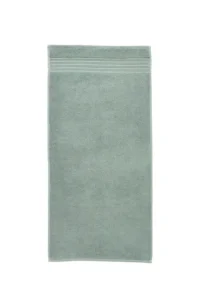 De Beddinghouse Sheer-handdoekenset van drie stuks in groen bestaat uit keurig opgevouwen handdoeken met een stijlvol ingeweven streepmotief.