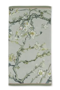 De Van Gogh Blossom Gastendoek-set van drie in de kleur Green heeft een botanisch motief met witte bloesems en groene bladeren, geïnspireerd op de natuur.