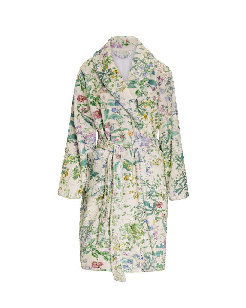 Badjas met botanische bloemenprint in crème, groen, paars en roze tinten, met ceintuur en sjaalkraag